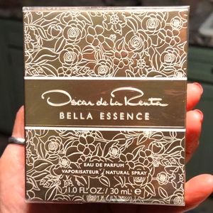 Oscar de La Renta Bella Essence Eau De Parfum New Sealed box 10 oz